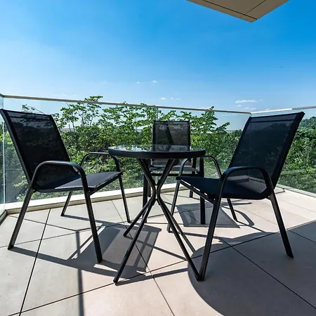 Serenity - Vogh Building Apartamento Olimp